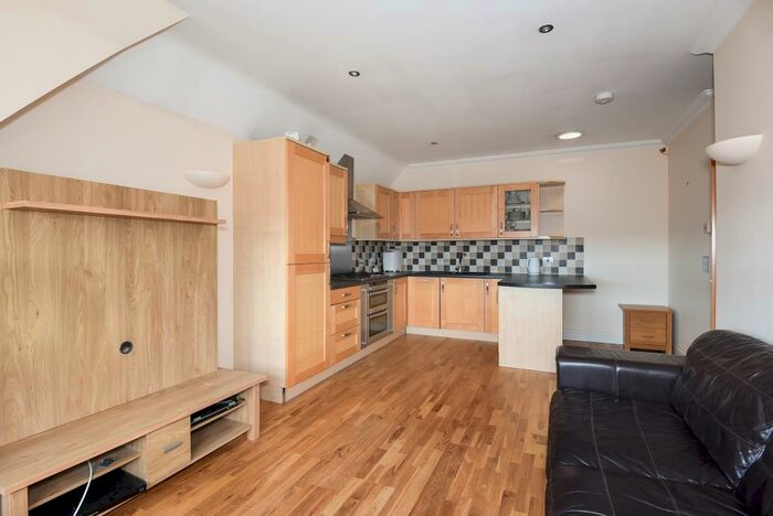 2 Bedroom Apartment To Rent In Denton Place, Wokingham, RG40