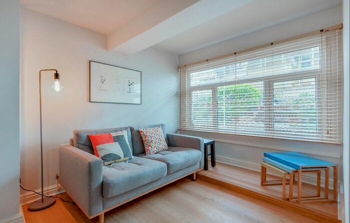 Studio To Rent In Jeffreys Road, London, SW4