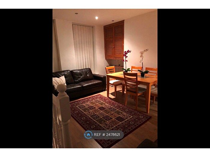 2 Bedroom Flat To Rent In Egerton Road, Manchester, M14
