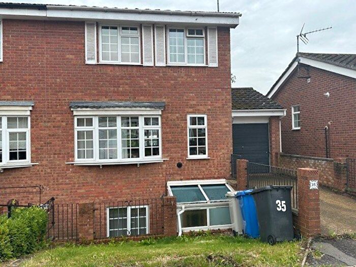 4 Bedroom Property To Rent In Leicester Close, Kettering, NN16