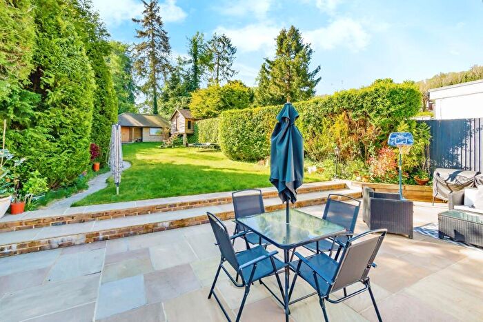 3 Bedroom Bungalow For Sale In Waverley Avenue, Kenley, Surrey, CR8