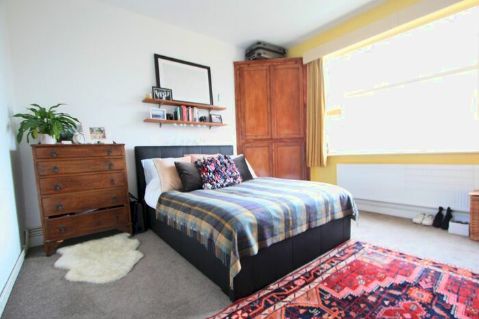2 Bedroom Flat To Rent In Woodlands, Clapham Common North Side, SW4