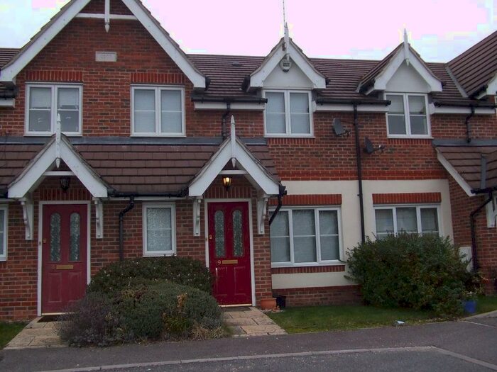 2 Bedroom Town House To Rent In Huntington Place, Langley, SL3