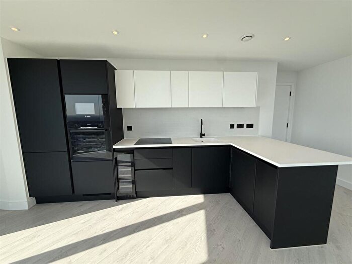 2 Bedroom Apartment To Rent In Nd Floor Apartment, Vista River Tower, M3