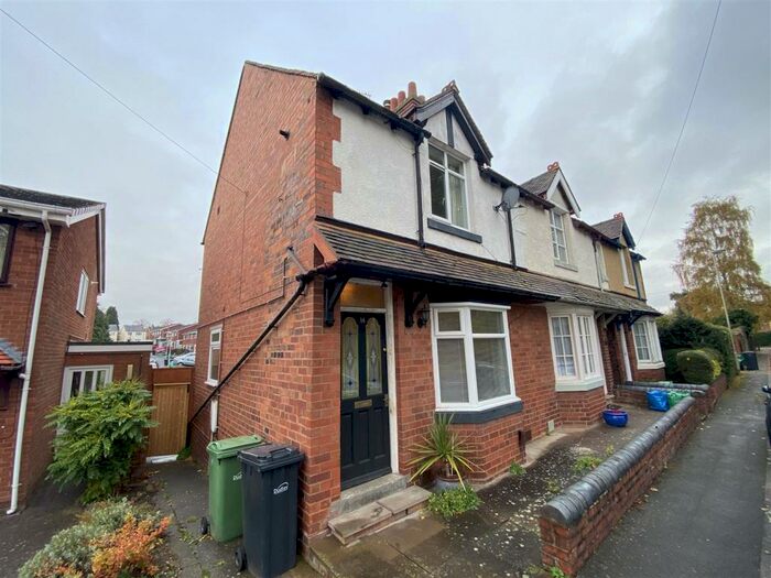 3 Bedroom Semi-Detached House To Rent In Poole Street, Stourbridge, West Midlands, DY8