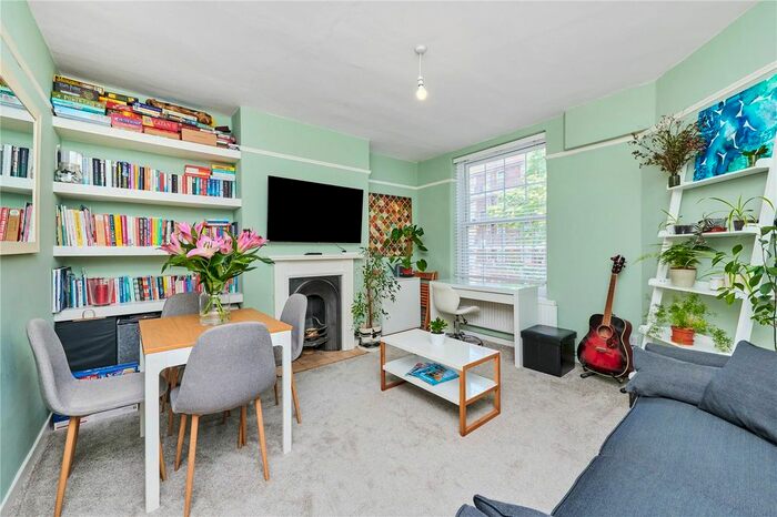 2 Bedroom Flat To Rent In Tilson Gardens, Brixton, London, SW2