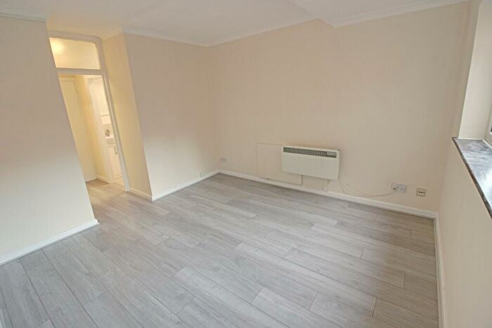 1 Bedroom Flat To Rent In Middlefield, Hatfield, AL10