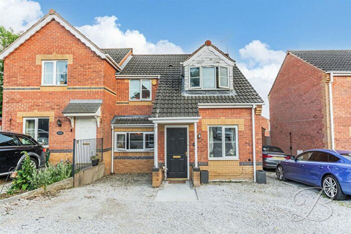 3 Bedroom Semi-Detached House For Sale In Grange Road, Pilsley, Chesterfield, S45