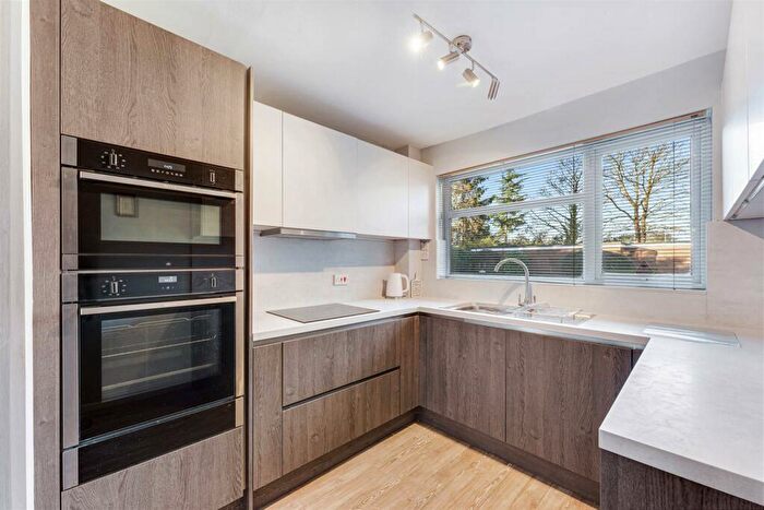 2 Bedroom Apartment For Sale In Wrayton Lodge, Whitehall Road, Sale, M33