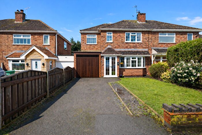 3 Bedroom Semi Detached House For Sale In Kings Drive, Leicester Forest East, Leicester, Leicestershire, LE3