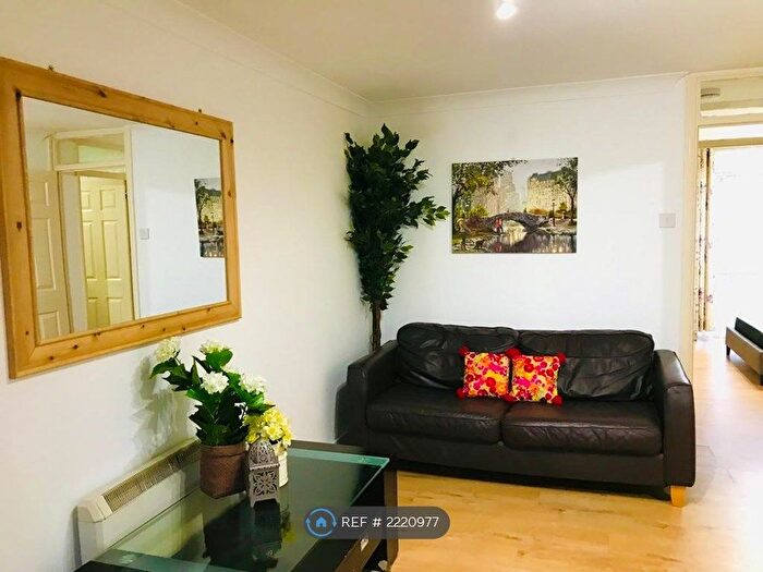 1 Bedroom Flat To Rent In Dellow Close, Ilford, IG2