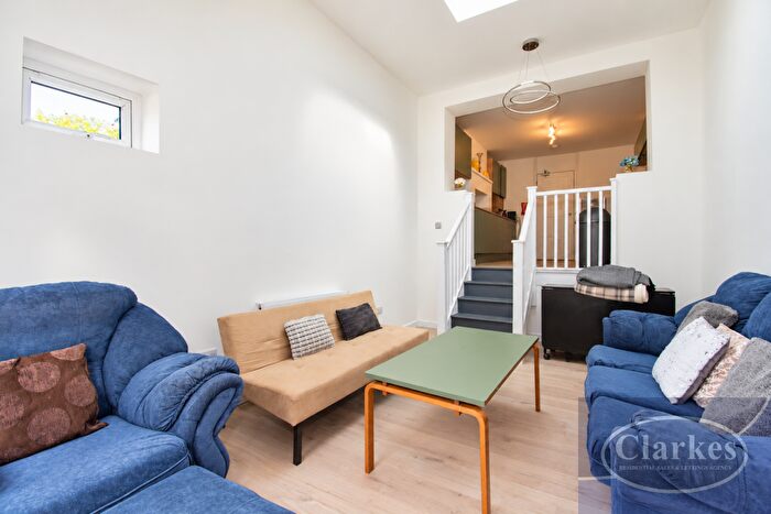 4 Bedroom Detached House To Rent In Calvin Road, Winton, BH9