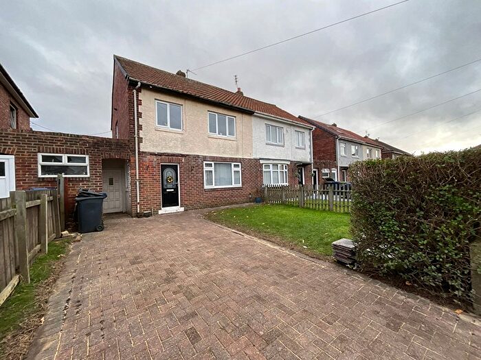 3 Bedroom Semi-Detached House For Sale In Crieff Grove, Jarrow, Tyne And Wear, NE32