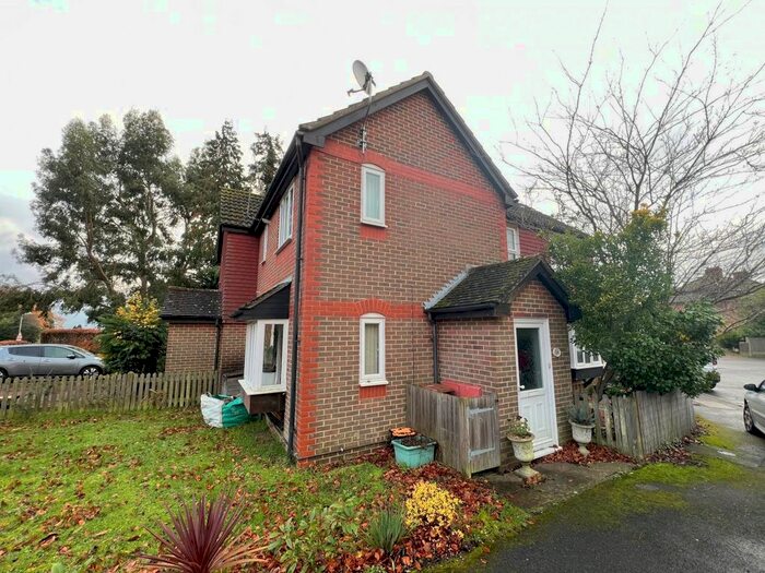 1 Bedroom Semi-Detached House To Rent In Hawkenbury Mead, Tunbridge Wells, TN2