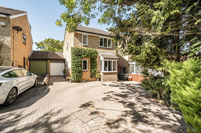 3 Bedroom Link Detached House For Sale In Chatton Close, Lower Earley, Reading, RG6
