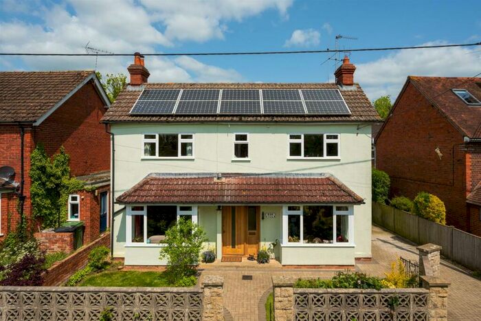 5 Bedroom Detached House For Sale In Gravel Road, Binfield Heath, Henley-on-Thames, RG9