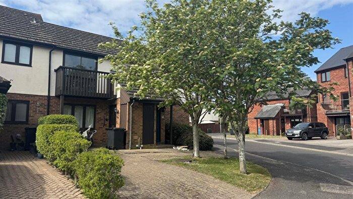 2 Bedroom Flat To Rent In Catalina Drive, Baiter Park, BH15