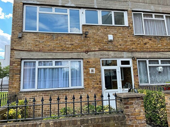 4 Bedroom Terraced House To Rent In Yarnfield Square, Peckham, SE15