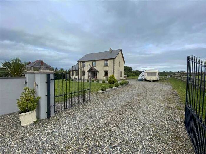 4 Bedroom House For Sale In Penybont, Carmarthen, SA33