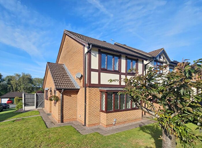3 Bedroom Detached House For Sale In Houghley Close, Macclesfield, SK10