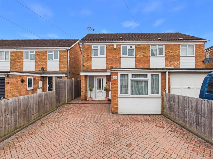 3 Bedroom Semi Detached House For Sale In Barrow Close, Quedgeley, Gloucester, GL2