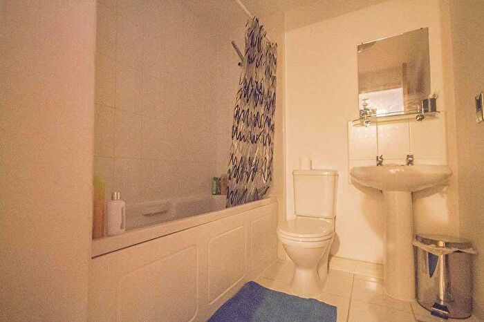 2 Bedroom Apartment To Rent In Baltic Quay, Mill Road, Gateshead, NE8