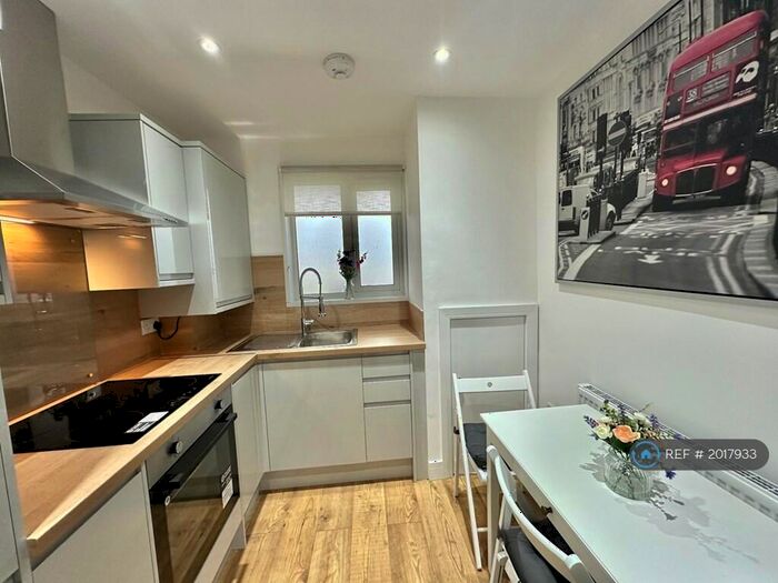 Studio To Rent In Canonbury, London, N1