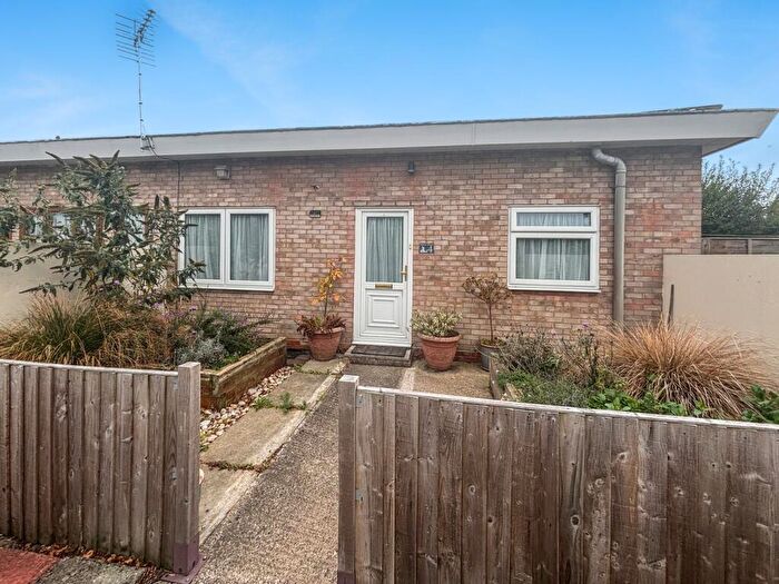 1 Bedroom Bungalow For Sale In Manor Mews, Park Drive, Brightlingsea, Colchester, CO7