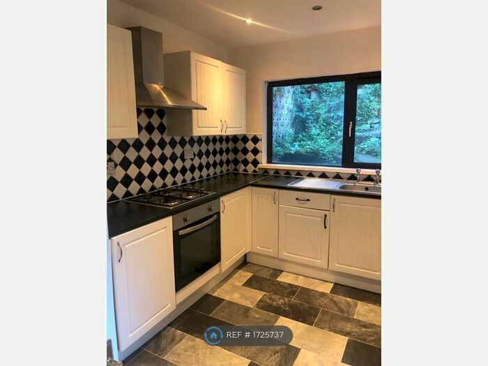 3 Bedroom Terraced House To Rent In Oakfield Terrace, Tonypandy, CF40