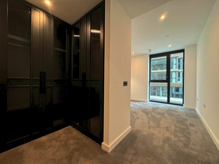 2 Bedroom Apartment To Rent In Merino Gardens, London, E1W