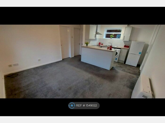 1 Bedroom Flat To Rent In Greenheath Road, Hednesford, Cannock, WS12