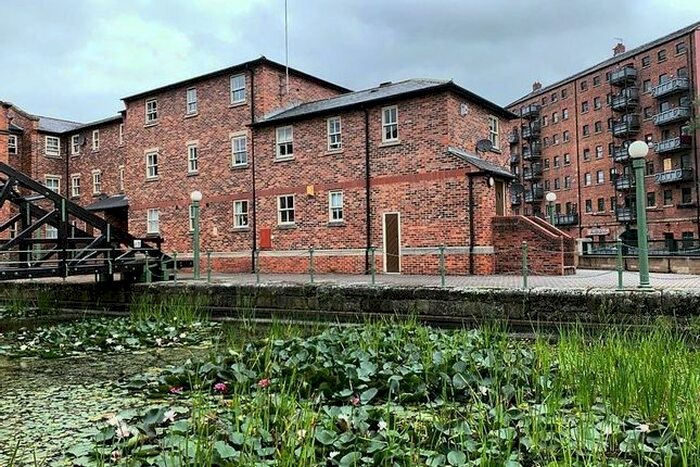 1 Bedroom Flat To Rent In Aire House, Navigation Walk, Leeds, LS10