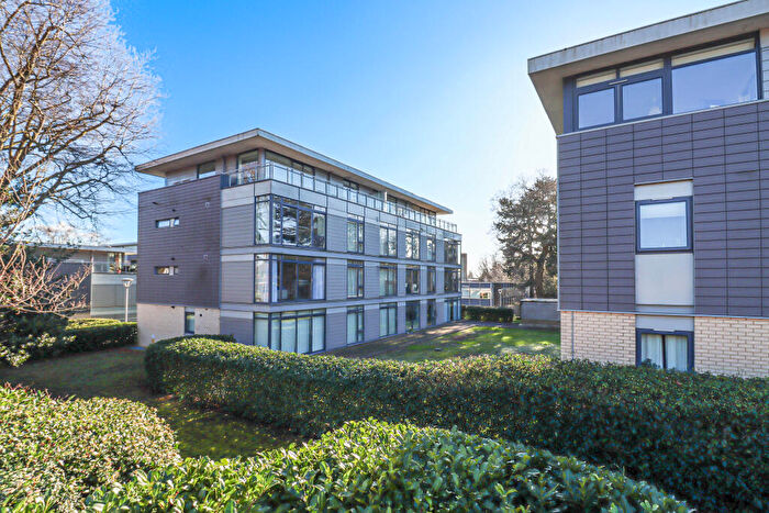 1 Bedroom Flat For Sale In Newsom Place, Manor Road, St. Albans, AL1