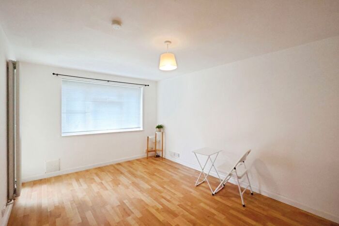 1 Bedroom Flat For Sale In Abbis House, Whinbush Road, SG5