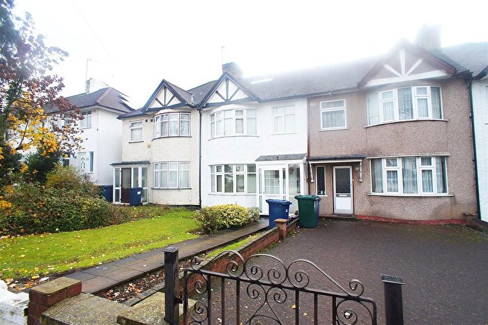 Studio To Rent In Osidge Lane, Southgate, London, N14