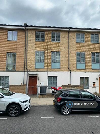 4 Bedroom Terraced House To Rent In Drovers Way, London, N7