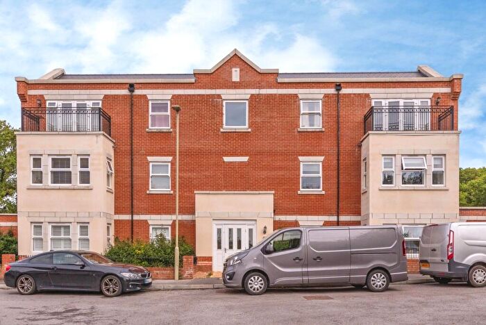1 Bedroom Flat For Sale In Merritt Way, Waterlooville, Hampshire, PO8