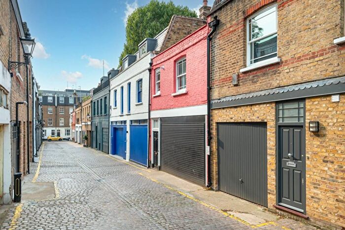 2 Bedroom Flat To Rent In Drayson Mews, Notting Hill Gate, London, W8