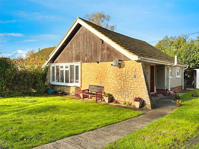3 Bedroom Bungalow For Sale In Farm House Close, Barham, Canterbury, Kent, CT4