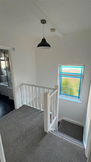 3 Bedroom Semi-Detached House For Sale In Vinson Close, Orpington, BR6