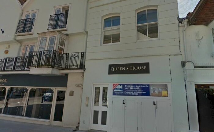 2 Bedroom Flat To Rent In Queens House, Fish Row, Salisbury SP1