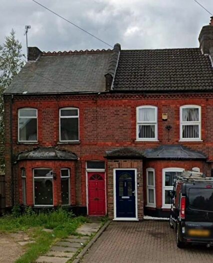 4 Bedroom Terraced House To Rent In Stockingstone Road, Luton, LU2