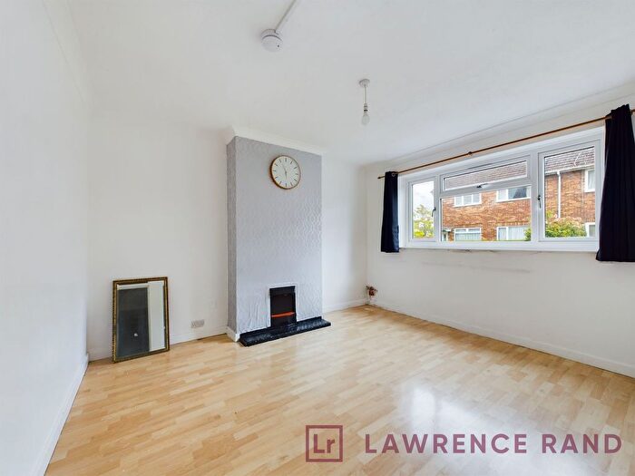 2 Bedroom Flat To Rent In Bury Avenue, Hayes, UB4