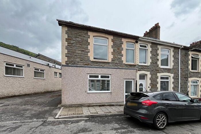 3 Bedroom House To Rent In Islwyn Street, Cwmfelinfach, NP11