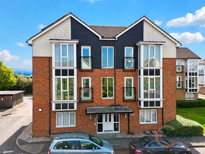 2 Bedroom Flat For Sale In Bridgland Road, Purfleet, RM19