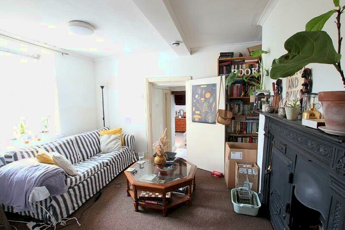 1 Bedroom Flat To Rent In Lower East Hayes, Bath, BA1