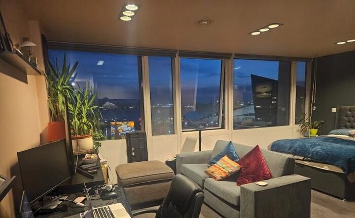 Studio To Rent In Strand Street, Liverpool, L1