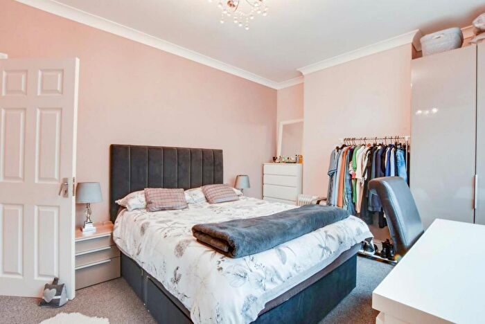 3 Bedroom Terraced House For Sale In Kimberley Road, Leicester, LE2
