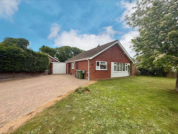 3 Bedroom Detached Bungalow For Sale In Oaklands Close, Halvergate, NR13