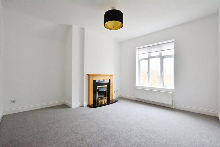 2 Bedroom Apartment To Rent In Southend Crescent, London, SE9